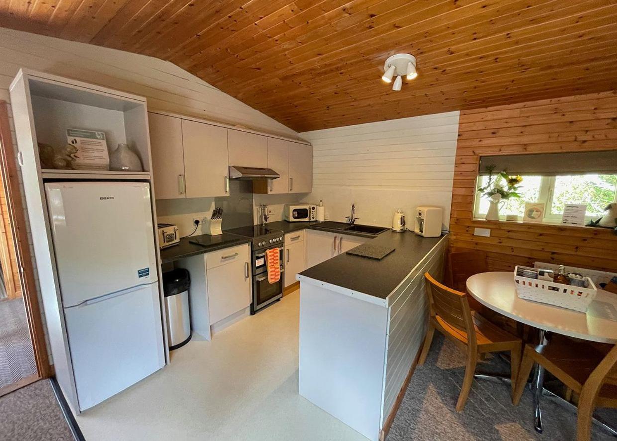 Ivyleaf Combe Lodges Stratton  Eksteriør bilde
