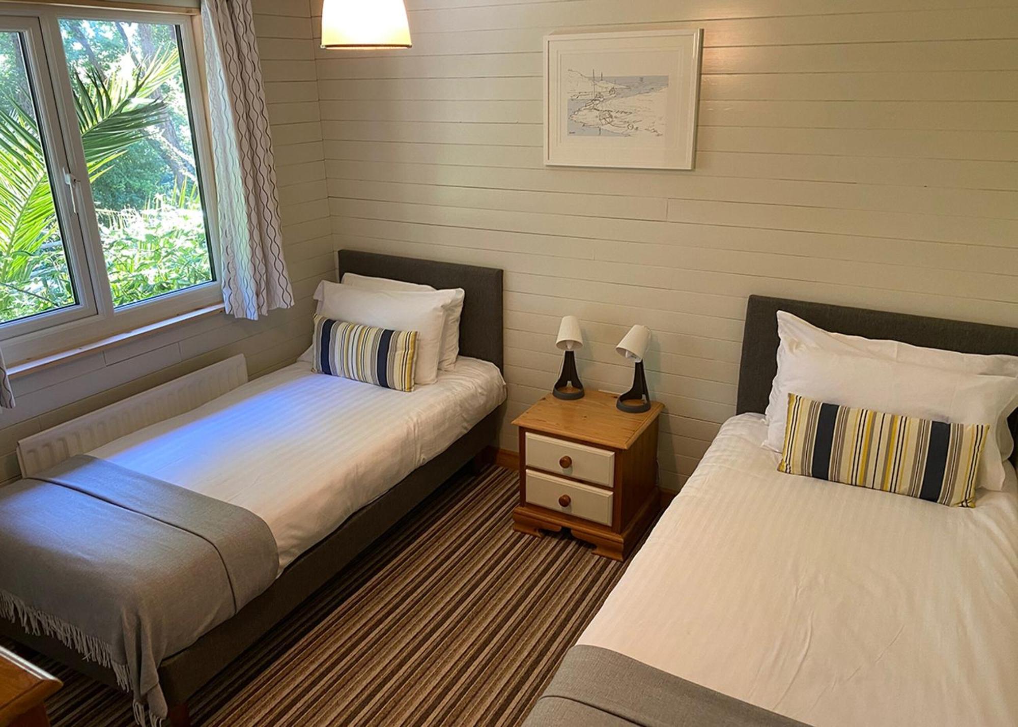 Ivyleaf Combe Lodges Stratton  Rom bilde
